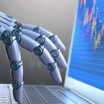 main de robot sur un clavier