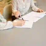 signature d'un contrat d'assurance habitation